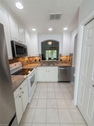 7715 Woodbrook Cir, Unit 3402, Naples, FL 34104 Photo