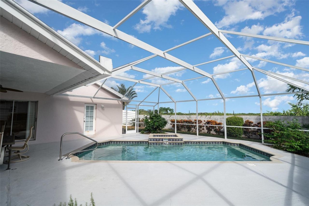 4817 61st Avenue Drive W, Unit 10B, Bradenton, FL 34210 Photo