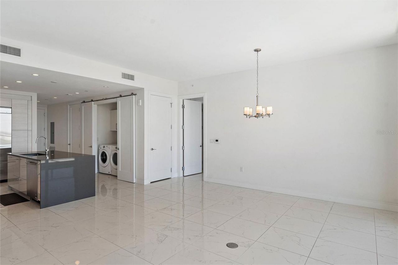 100 1st Avenue N, Unit 3307, Saint Petersburg, FL 33701 Photo