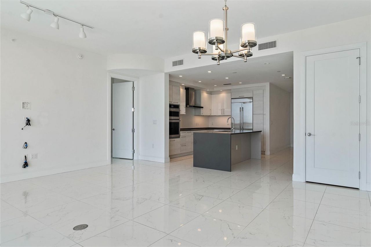 100 1st Avenue N, Unit 3307, Saint Petersburg, FL 33701 Photo