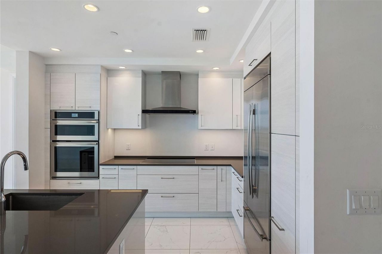 100 1st Avenue N, Unit 3307, Saint Petersburg, FL 33701 Photo