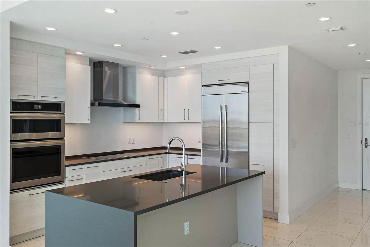 100 1st Avenue N, Unit 3307, Saint Petersburg, FL 33701 Photo