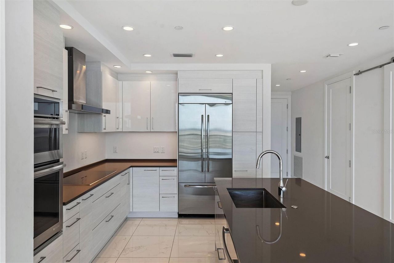 100 1st Avenue N, Unit 3307, Saint Petersburg, FL 33701 Photo