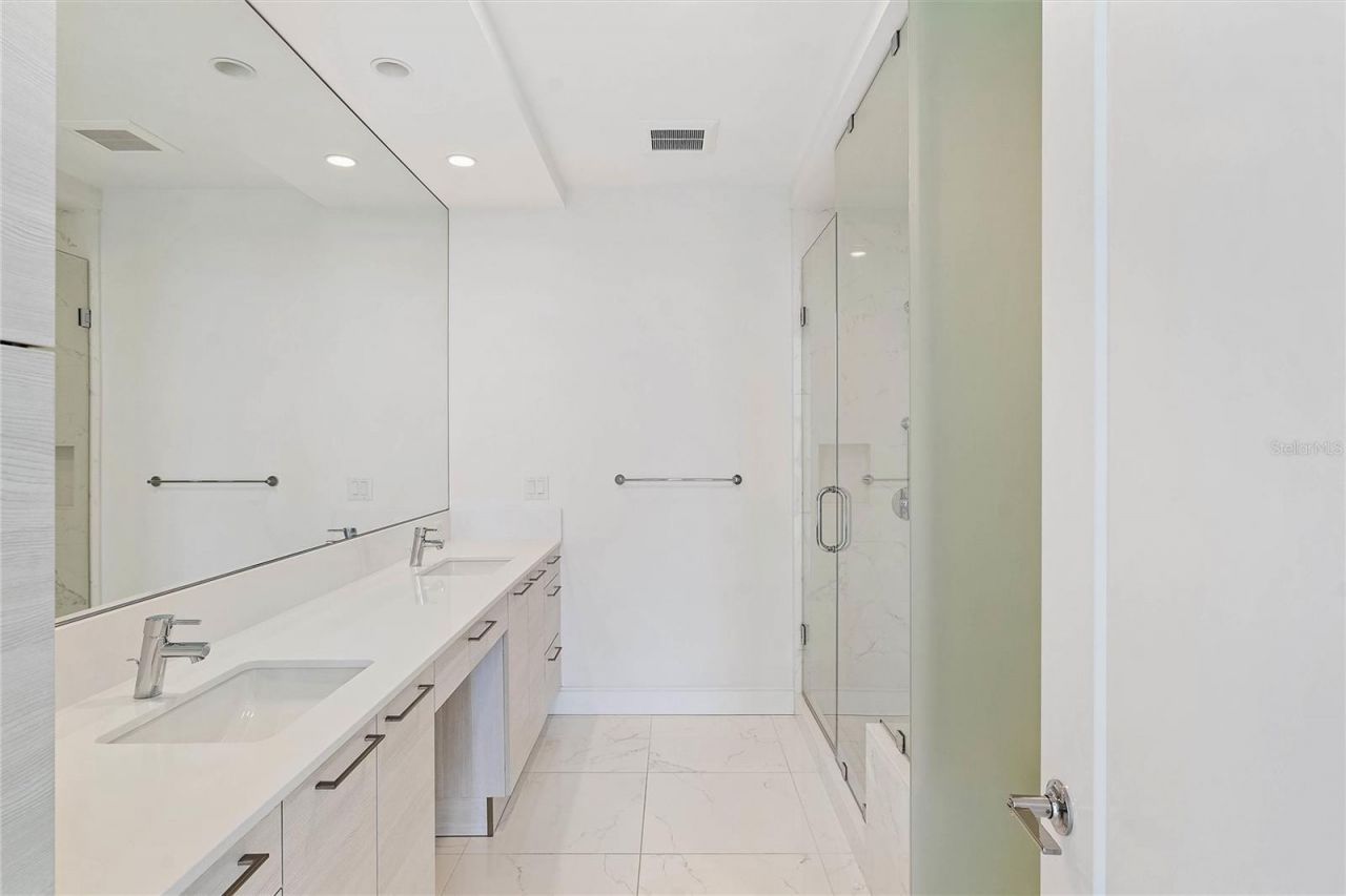 100 1st Avenue N, Unit 3307, Saint Petersburg, FL 33701 Photo