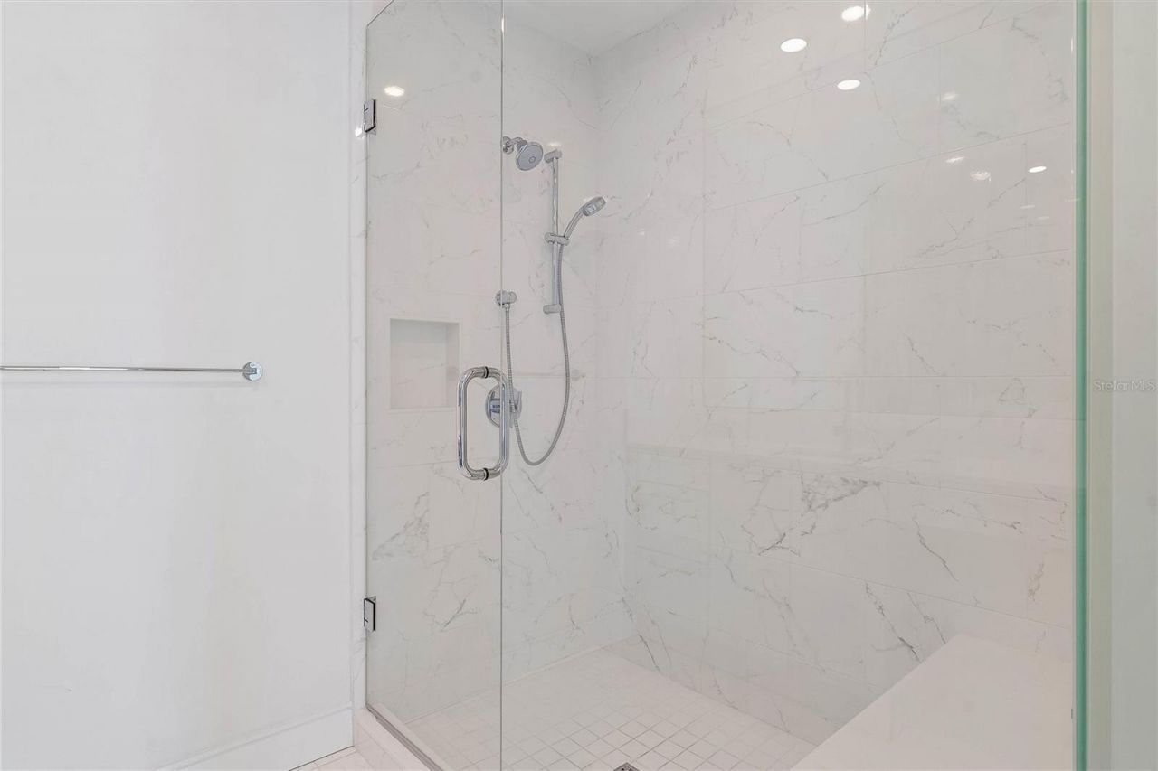 100 1st Avenue N, Unit 3307, Saint Petersburg, FL 33701 Photo