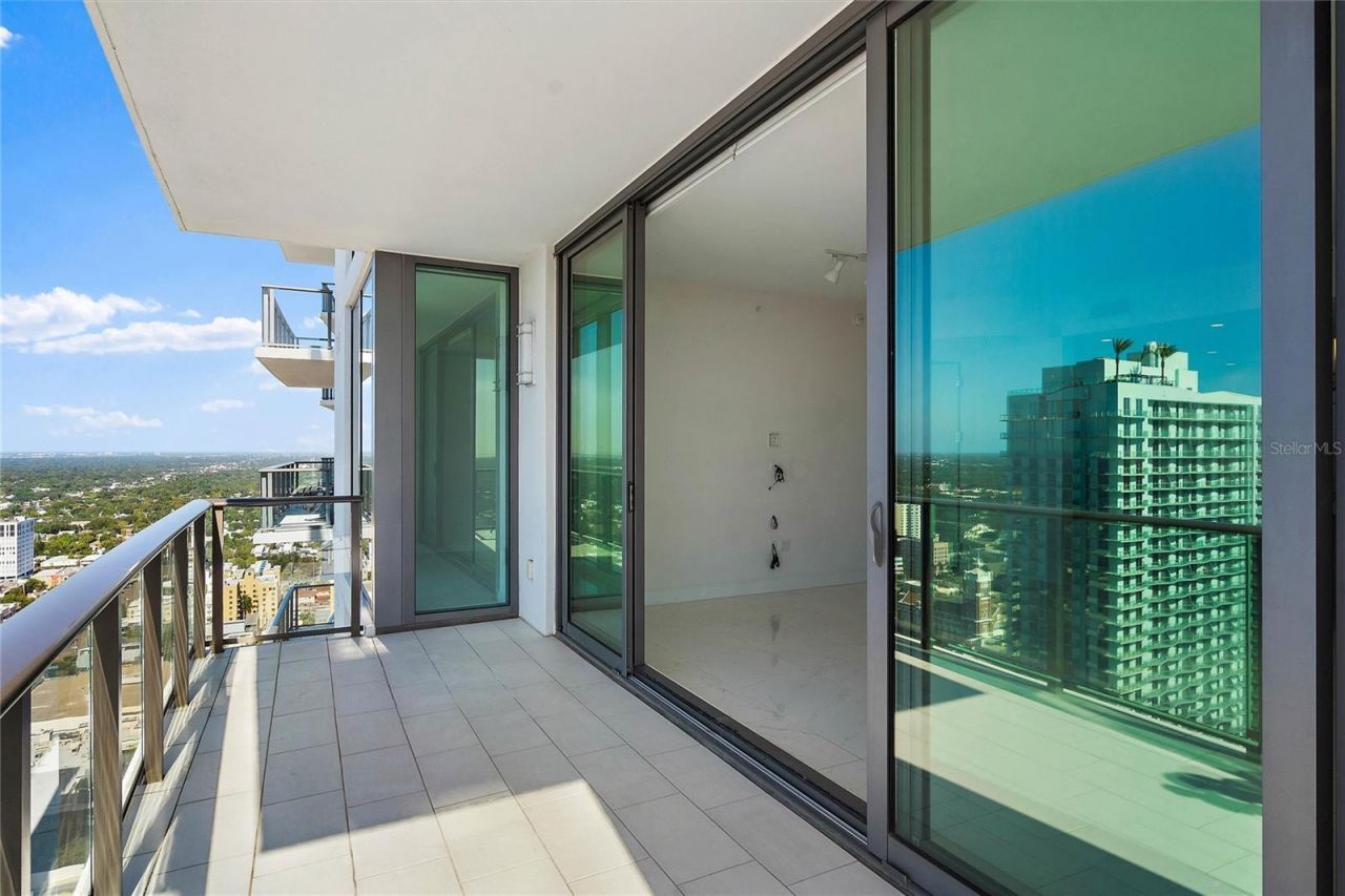 100 1st Avenue N, Unit 3307, Saint Petersburg, FL 33701 Photo