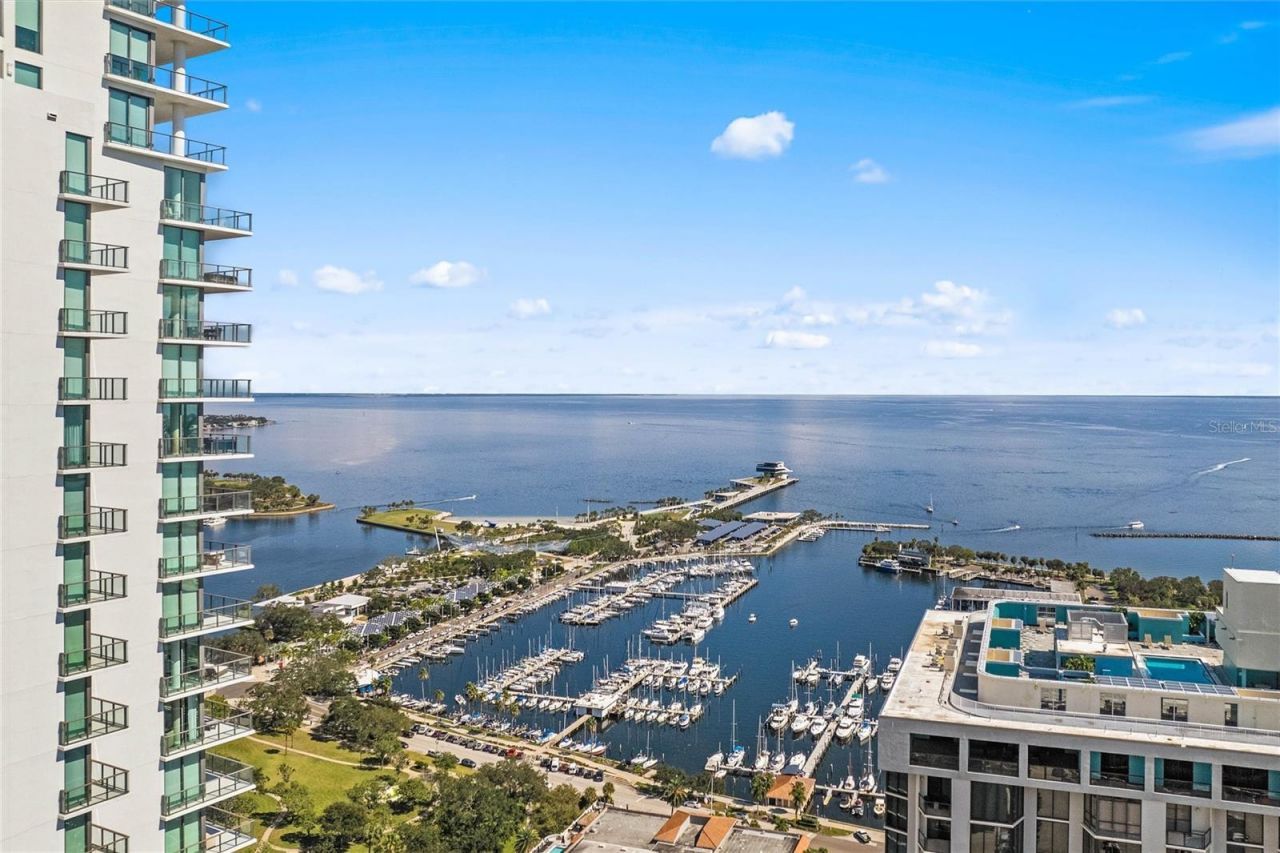 100 1st Avenue N, Unit 3307, Saint Petersburg, FL 33701 Photo