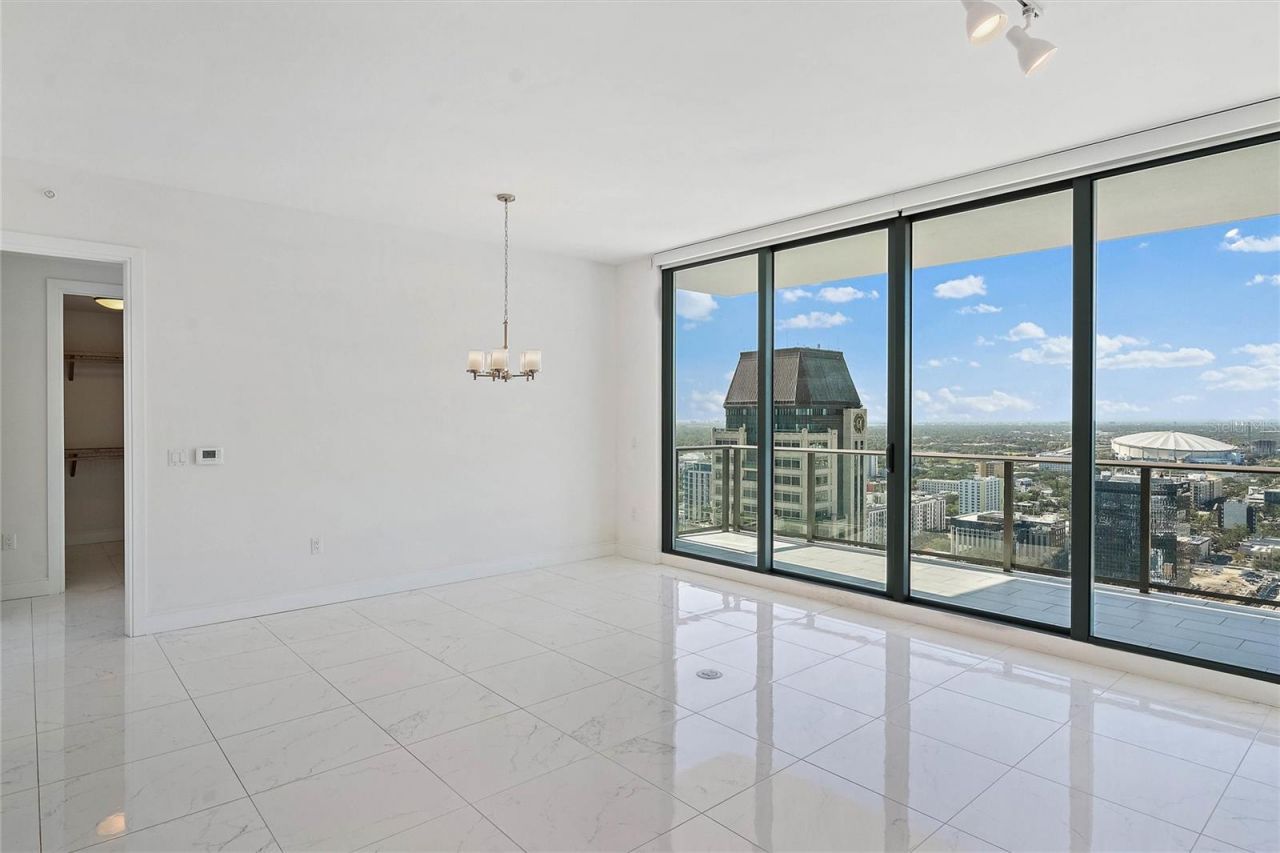 100 1st Avenue N, Unit 3307, Saint Petersburg, FL 33701 Photo