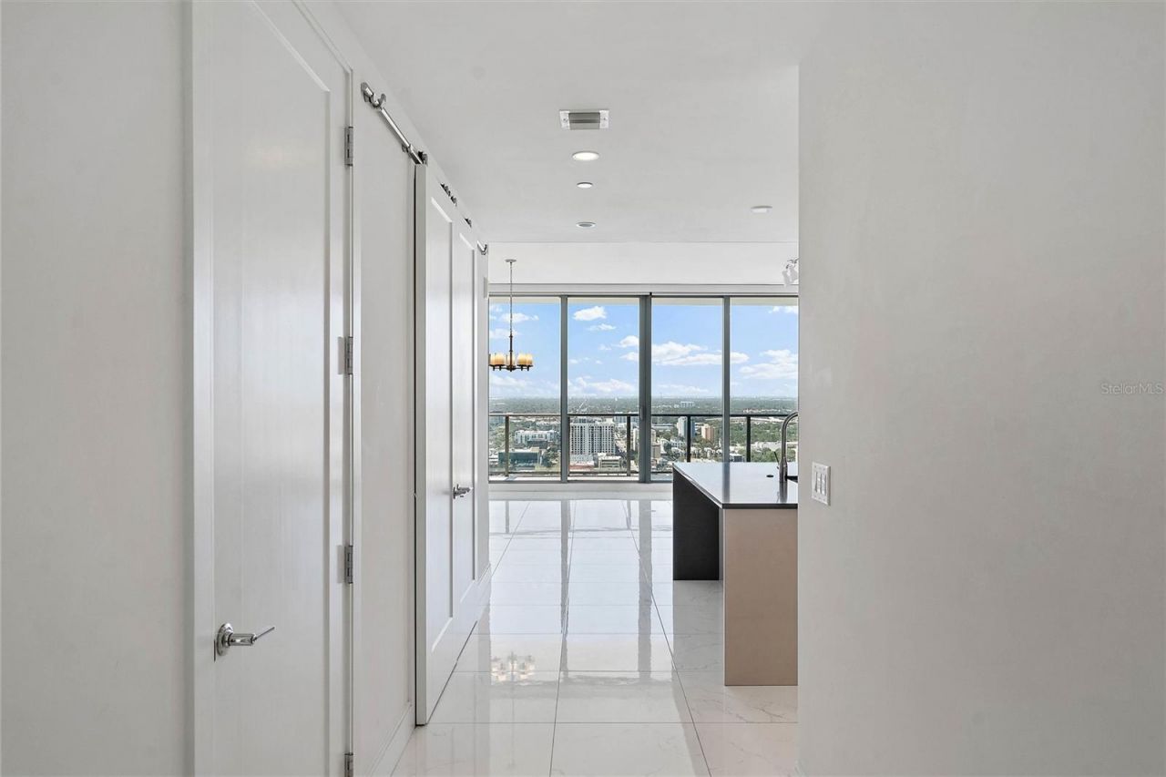 100 1st Avenue N, Unit 3307, Saint Petersburg, FL 33701 Photo
