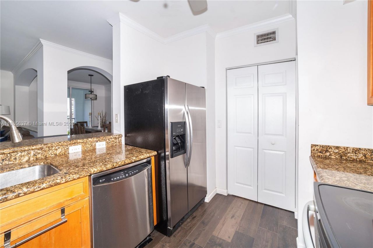 17150 N Bay Rd, Unit 2914, Sunny Isles Beach, FL 33160 Photo