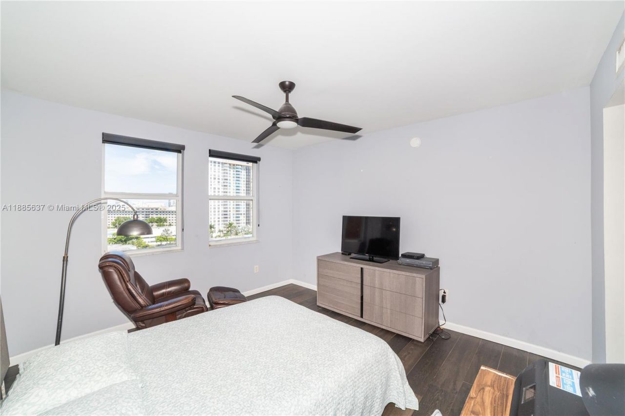 17150 N Bay Rd, Unit 2914, Sunny Isles Beach, FL 33160 Photo