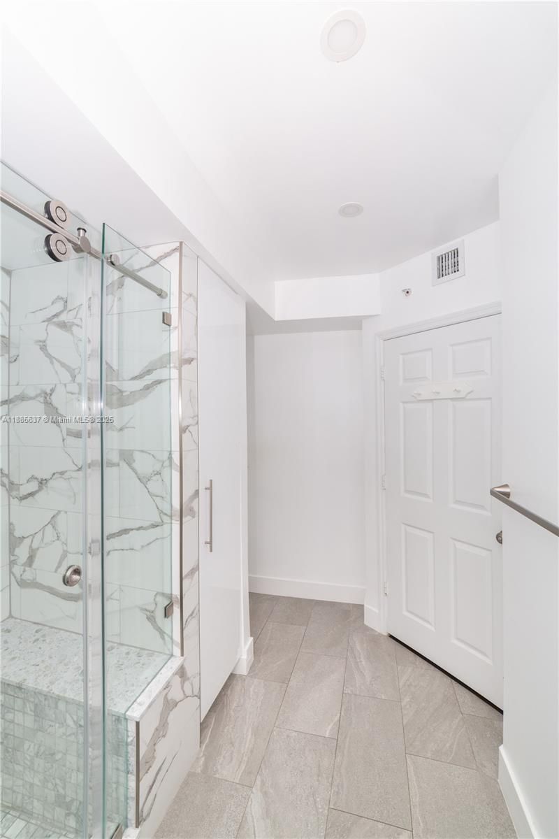 17150 N Bay Rd, Unit 2914, Sunny Isles Beach, FL 33160 Photo