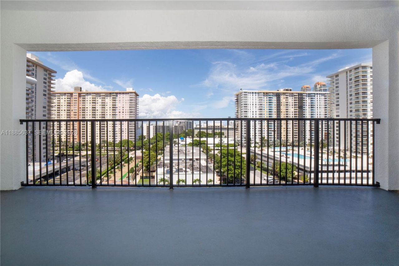 17150 N Bay Rd, Unit 2914, Sunny Isles Beach, FL 33160 Photo