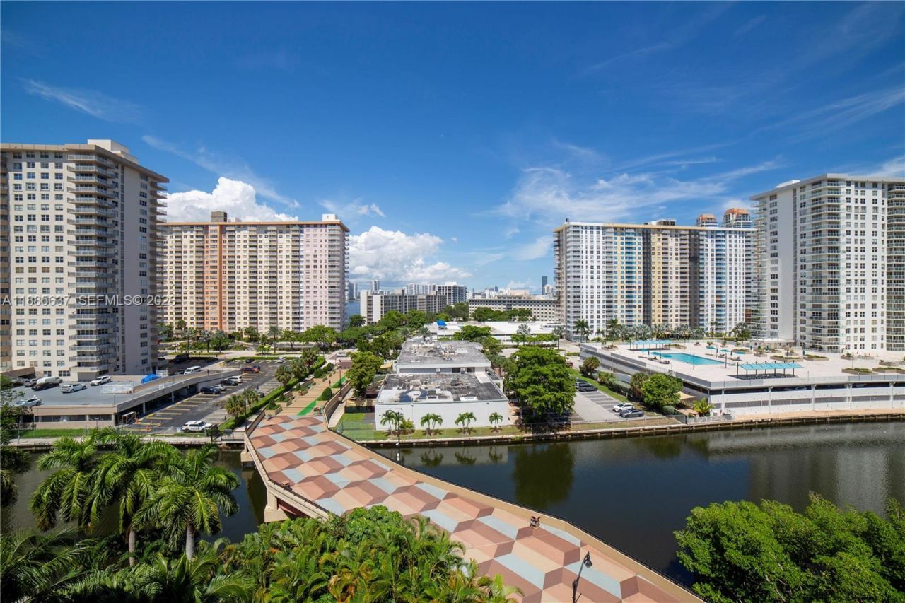 17150 N Bay Rd, Unit 2914, Sunny Isles Beach, FL 33160 Photo