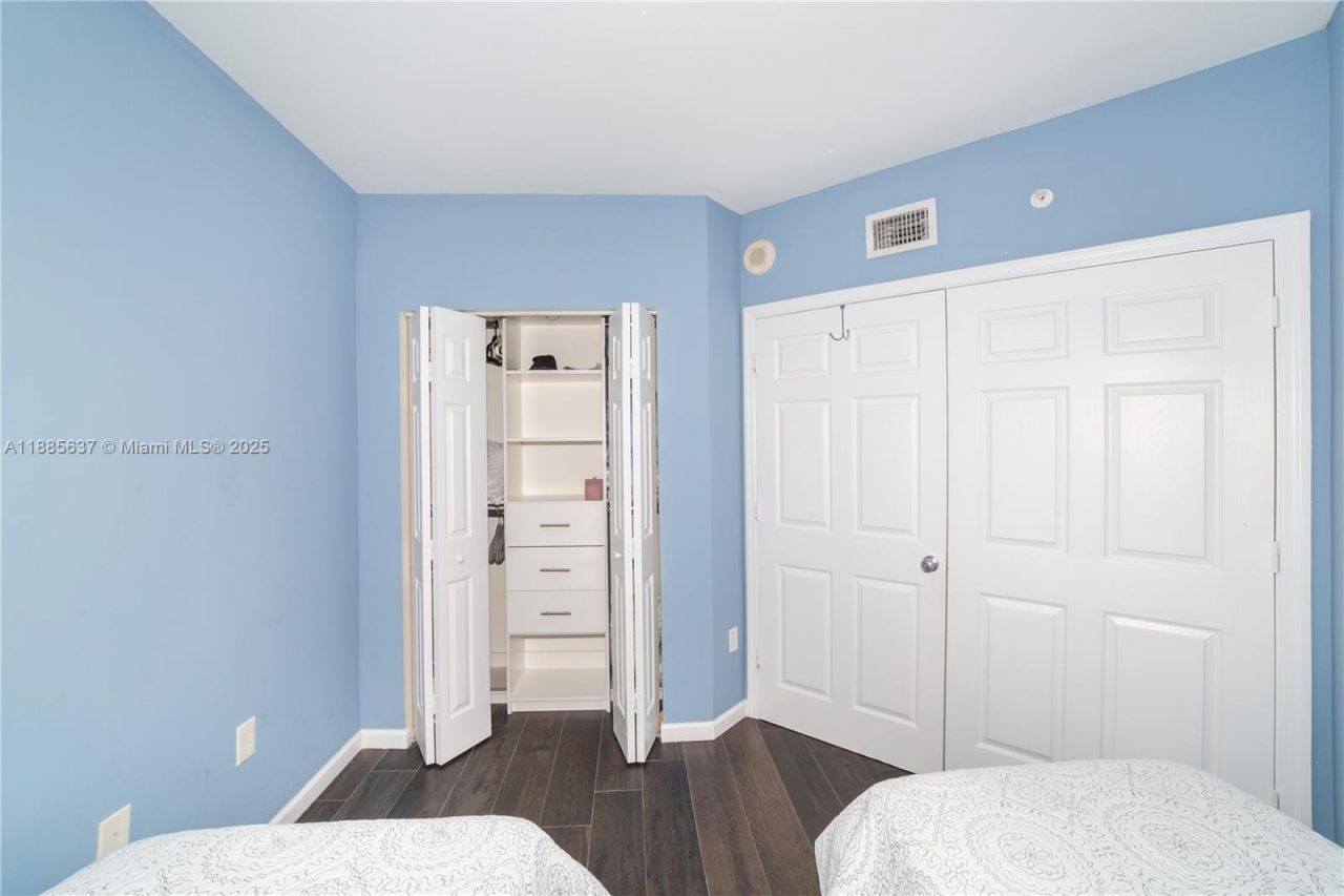 17150 N Bay Rd, Unit 2914, Sunny Isles Beach, FL 33160 Photo