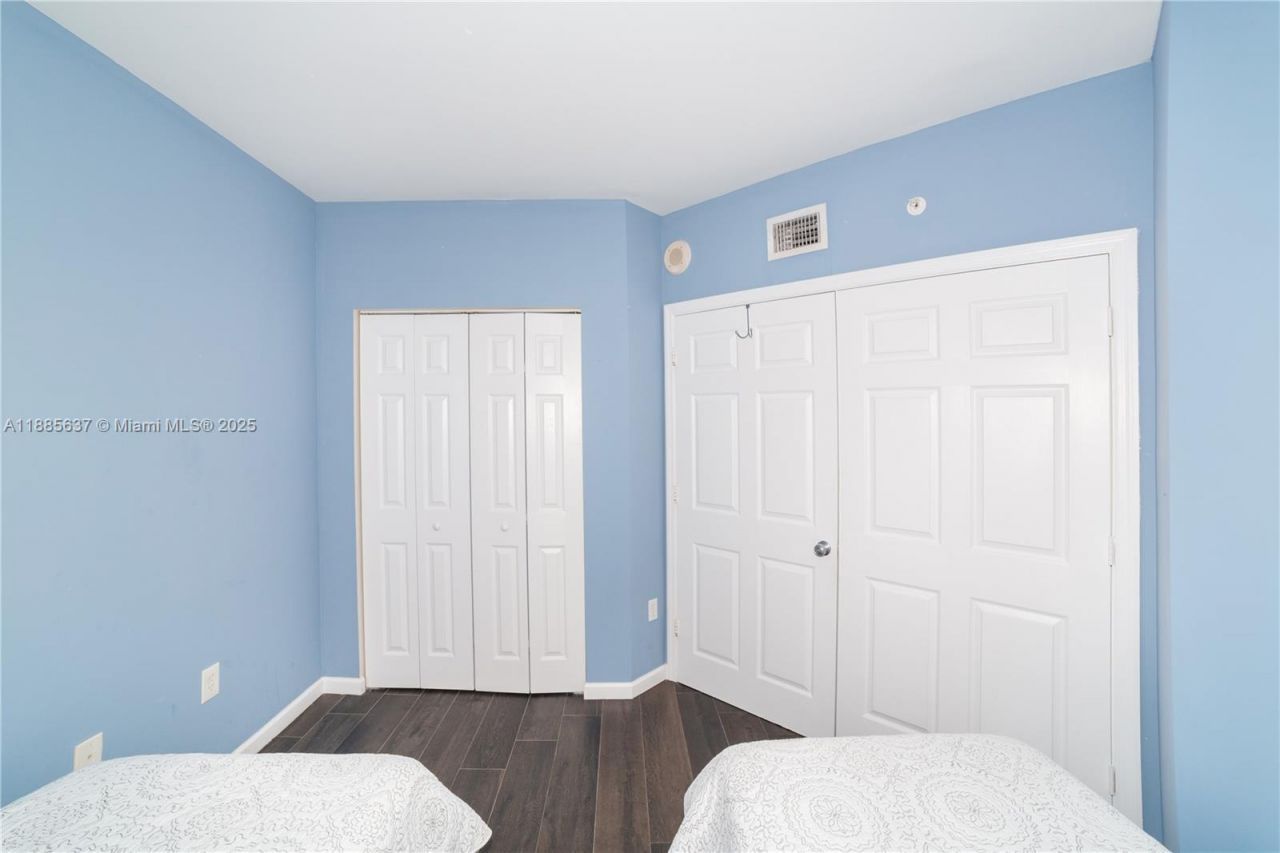 17150 N Bay Rd, Unit 2914, Sunny Isles Beach, FL 33160 Photo