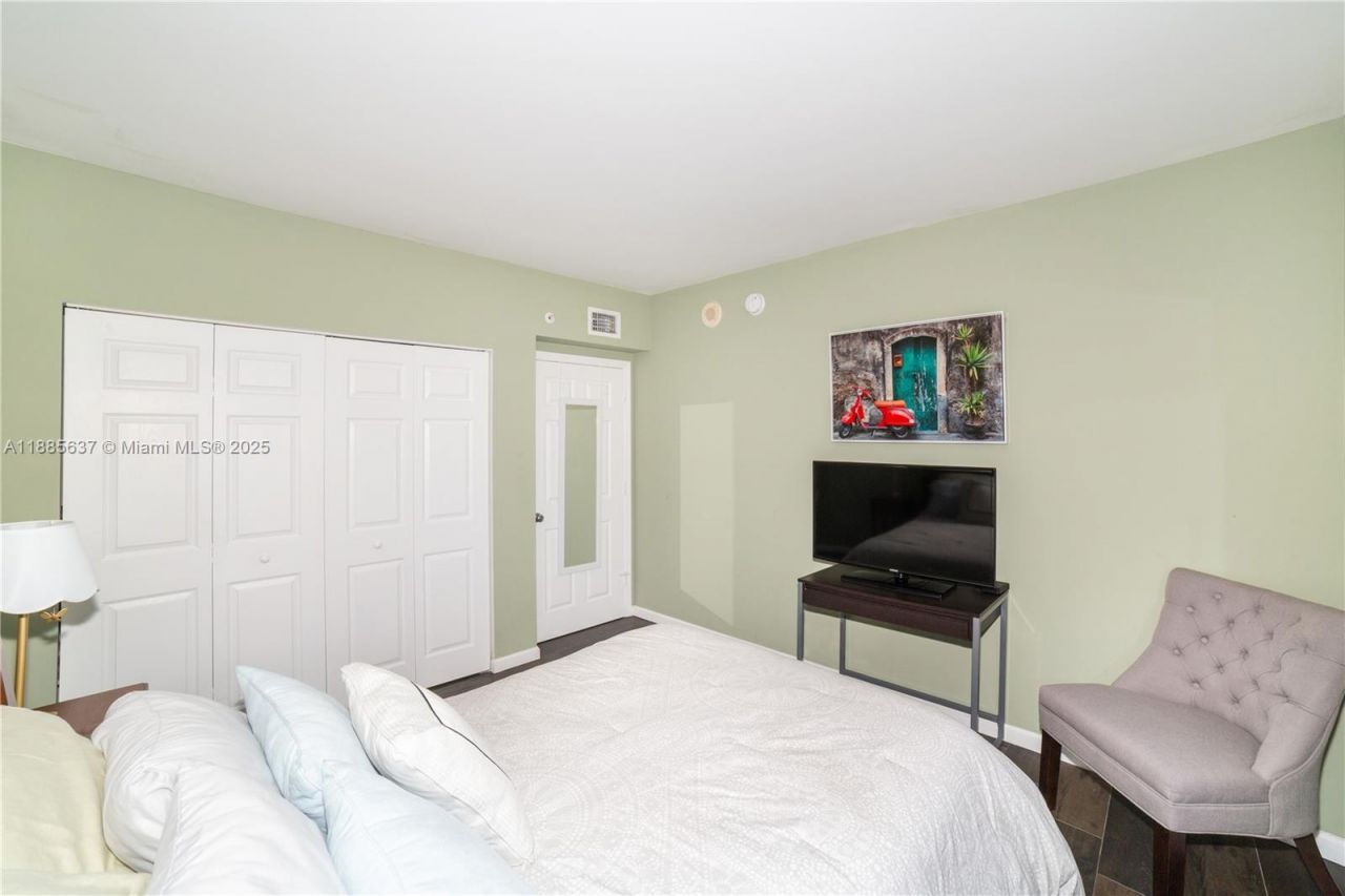 17150 N Bay Rd, Unit 2914, Sunny Isles Beach, FL 33160 Photo