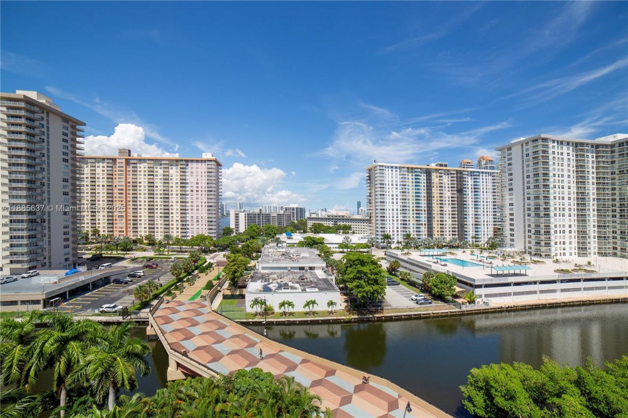 17150 N Bay Rd, Unit 2914, Sunny Isles Beach, FL 33160 Photo