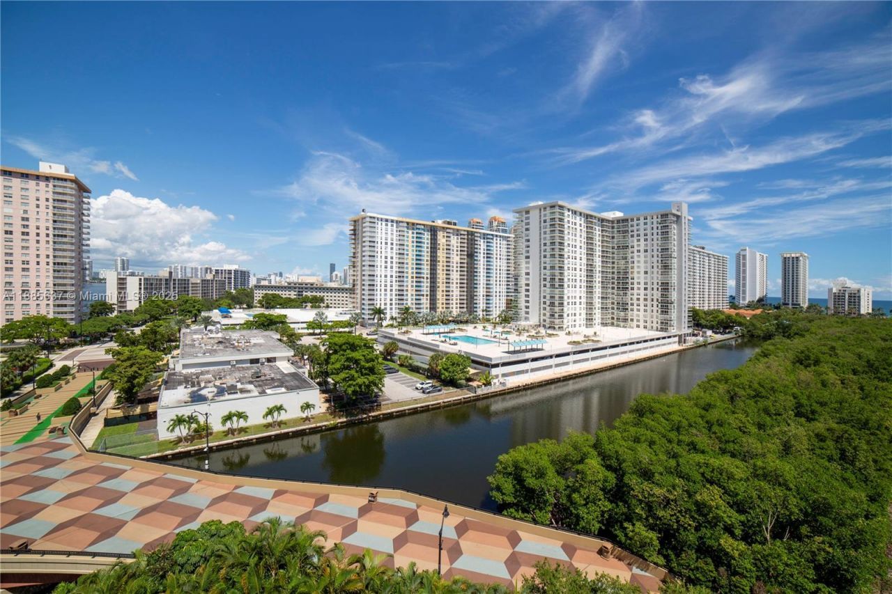 17150 N Bay Rd, Unit 2914, Sunny Isles Beach, FL 33160 Photo