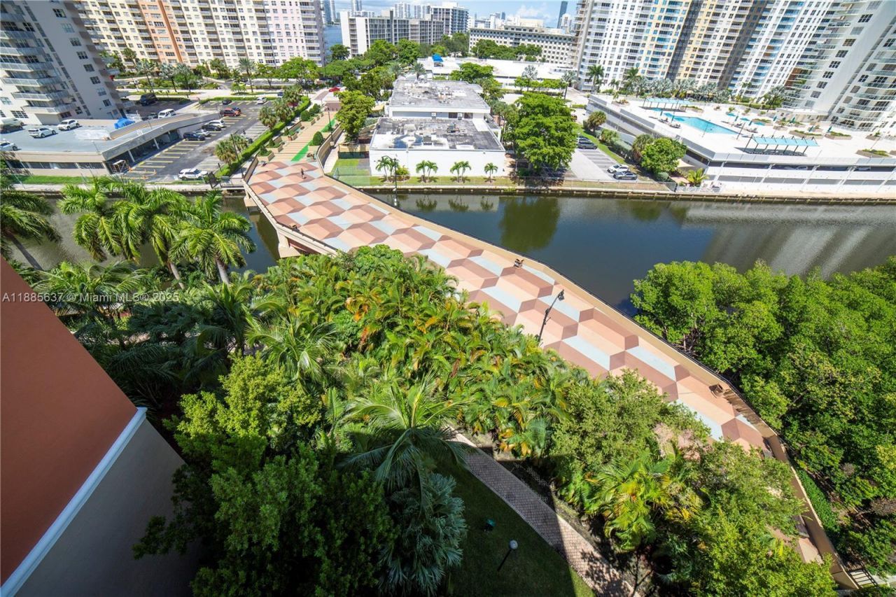 17150 N Bay Rd, Unit 2914, Sunny Isles Beach, FL 33160 Photo