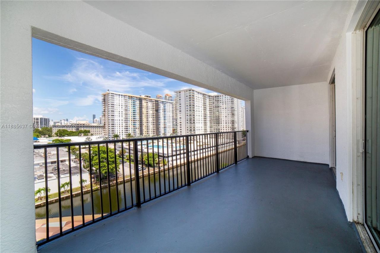 17150 N Bay Rd, Unit 2914, Sunny Isles Beach, FL 33160 Photo