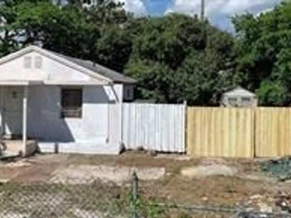 1849 NW 83rd Ter, Miami, FL 33147