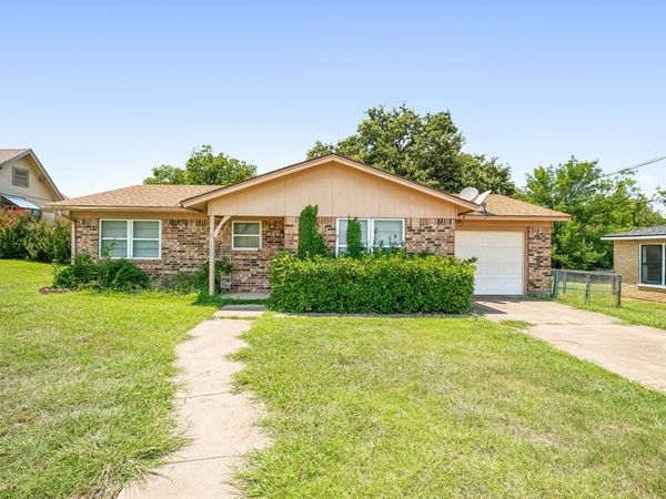 505 S Mulberry Street, Eastland, TX 76448