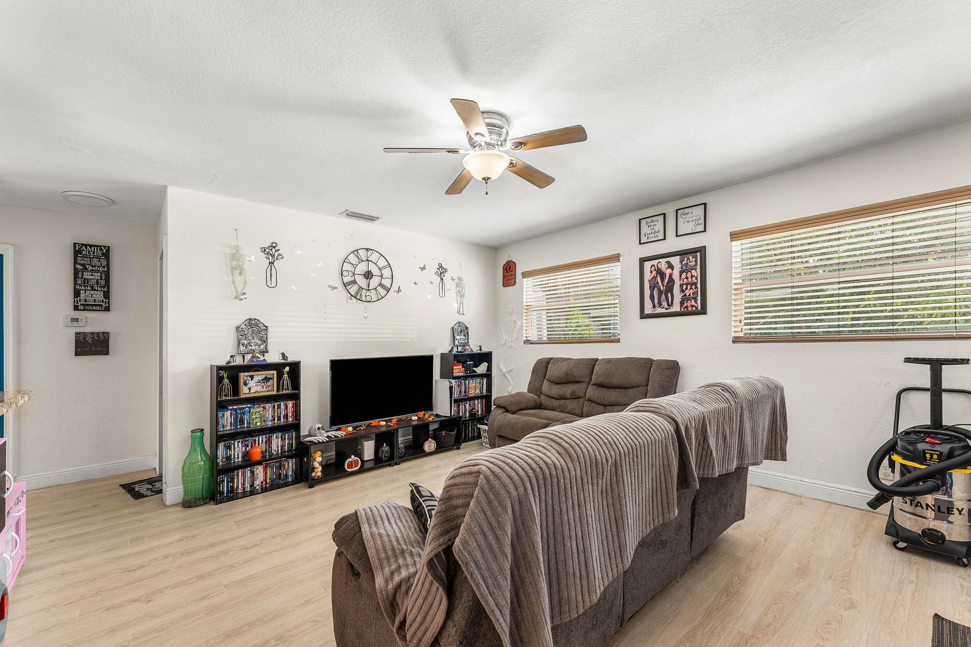 2907 Apalachee Road, Palm Springs, FL 33406 Photo