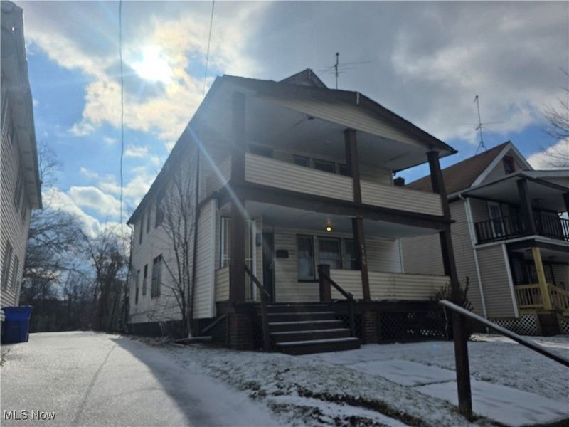 9706 Nelson Avenue, Cleveland, OH 44105 Photo 4