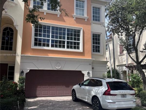 5565 NE Trieste Way, Boca Raton, FL 33487