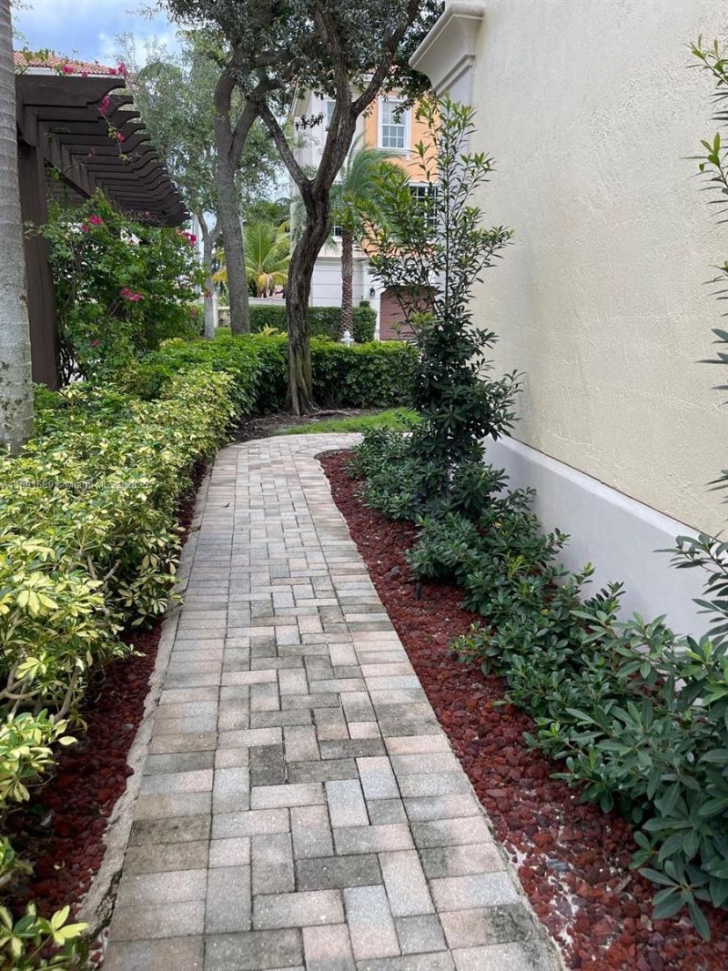 5565 NE Trieste Way, Boca Raton, FL 33487 Photo