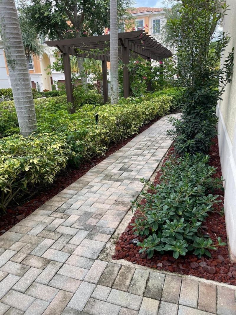 5565 NE Trieste Way, Boca Raton, FL 33487 Photo