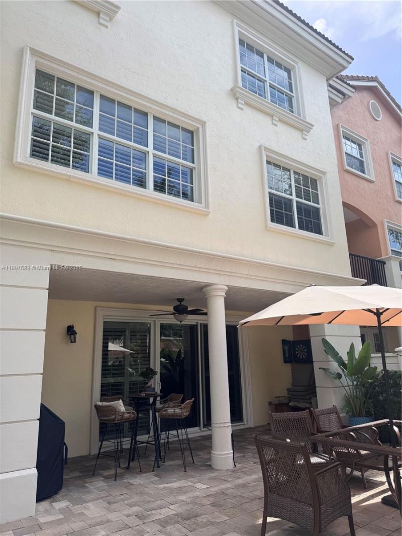 5565 NE Trieste Way, Boca Raton, FL 33487 Photo