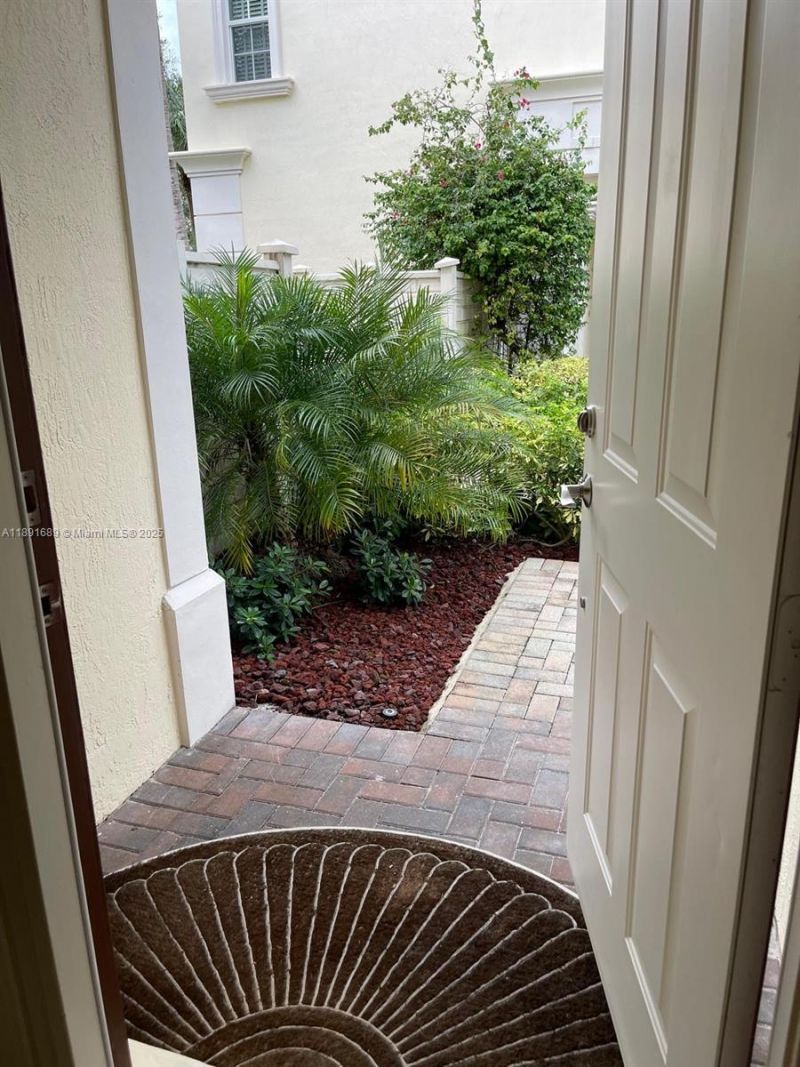 5565 NE Trieste Way, Boca Raton, FL 33487 Photo