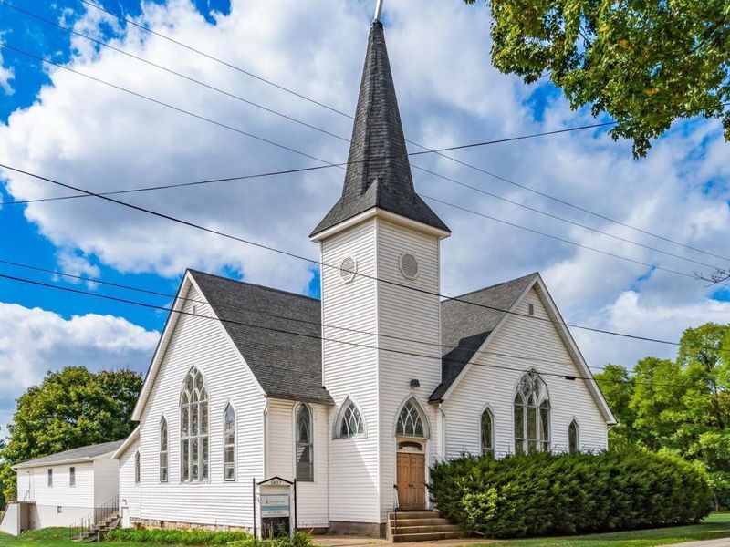 5831 Canal Road NE, Pleasantville, OH 43148 Photo 1