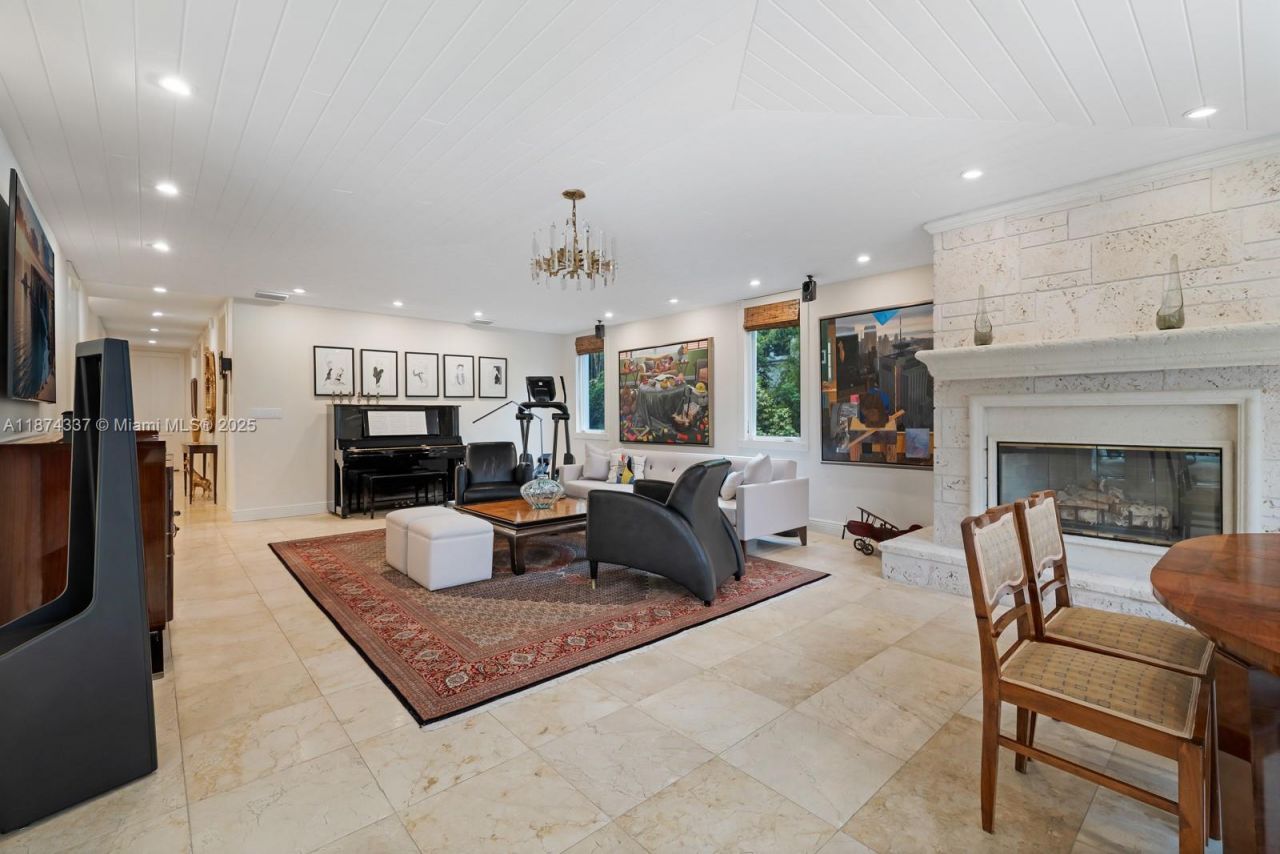 277 Veleros Ct, Coral Gables, FL 33143 Photo