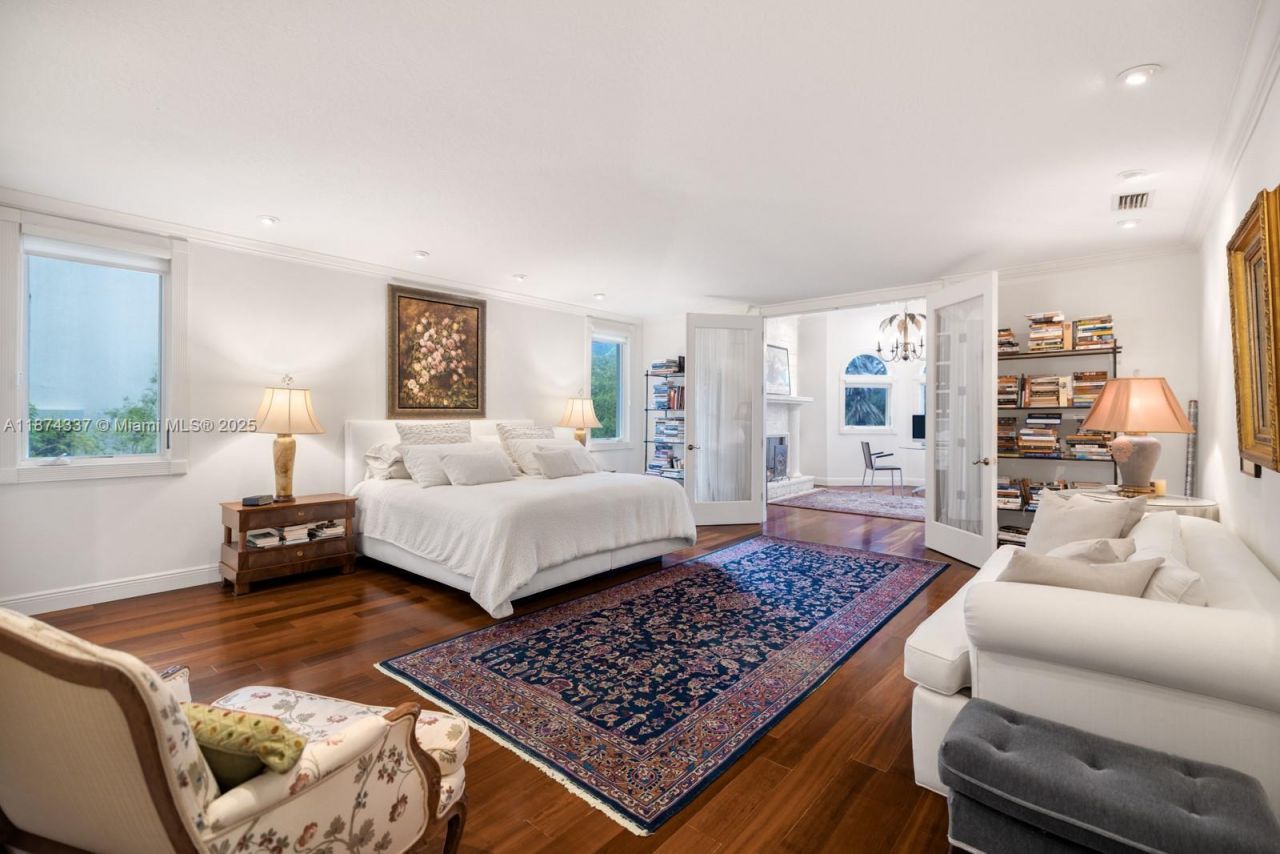 277 Veleros Ct, Coral Gables, FL 33143 Photo