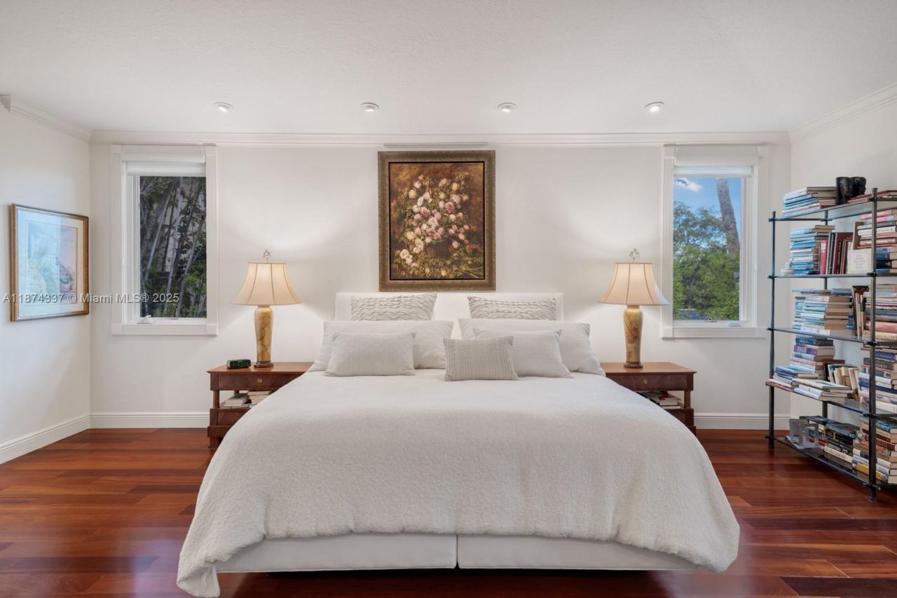 277 Veleros Ct, Coral Gables, FL 33143 Photo