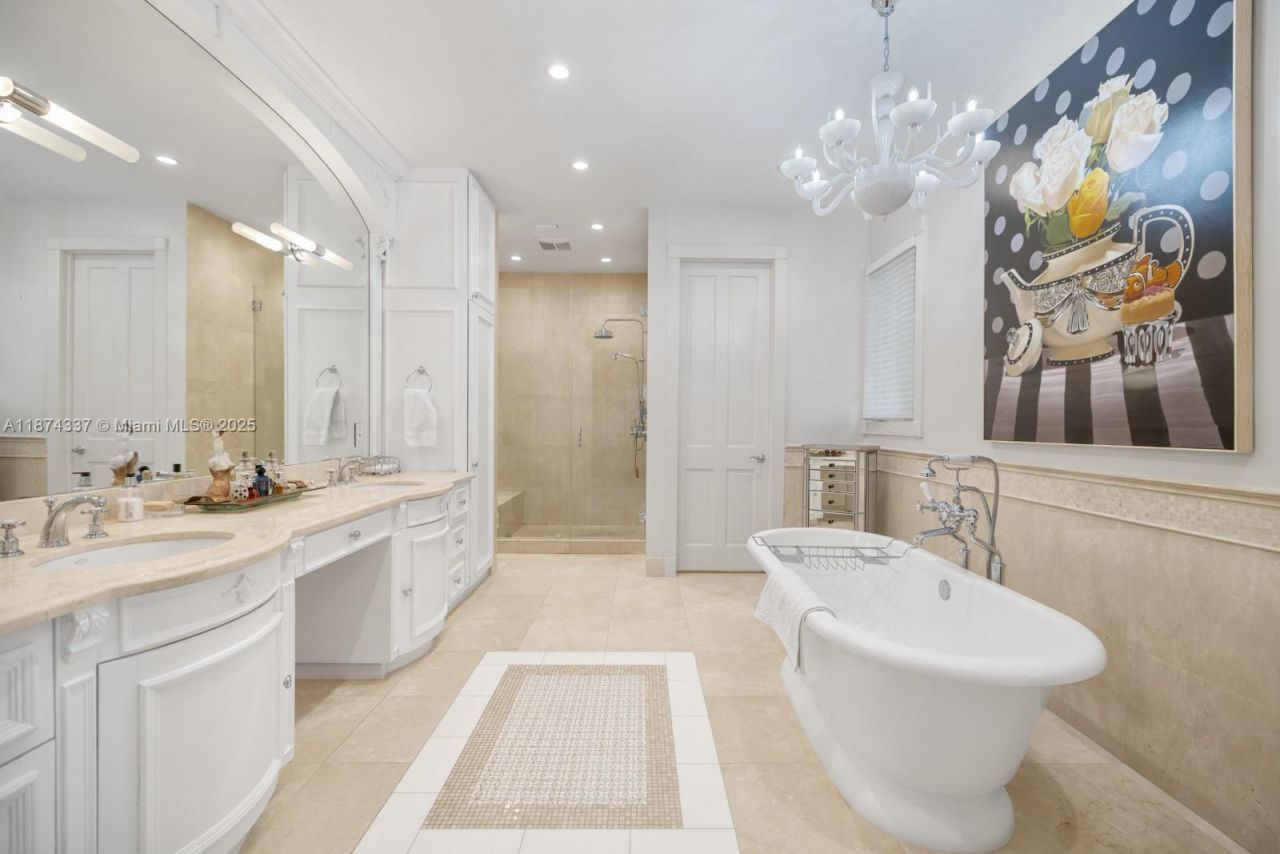 277 Veleros Ct, Coral Gables, FL 33143 Photo