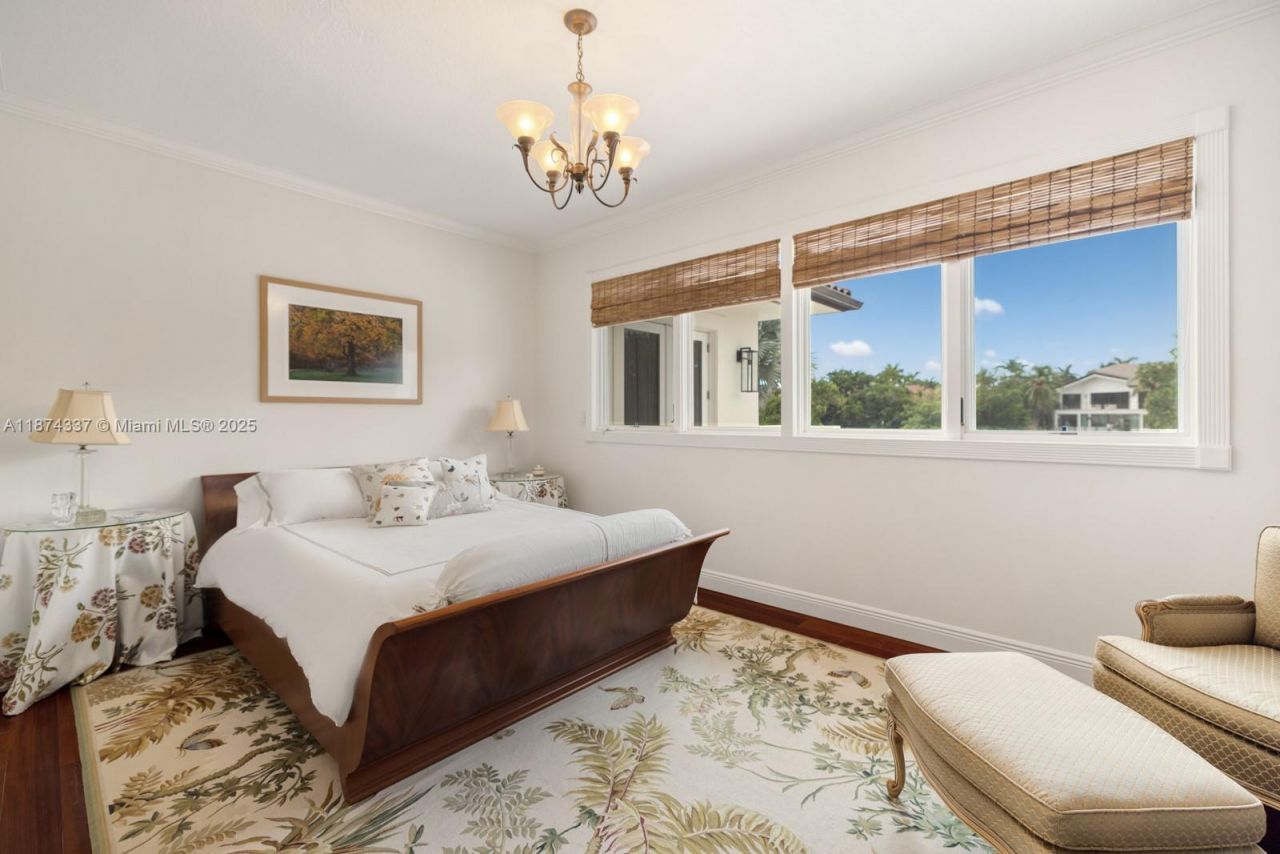 277 Veleros Ct, Coral Gables, FL 33143 Photo