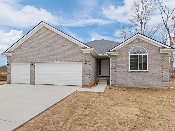 799 War Bonnet, Tecumseh, MI 49286