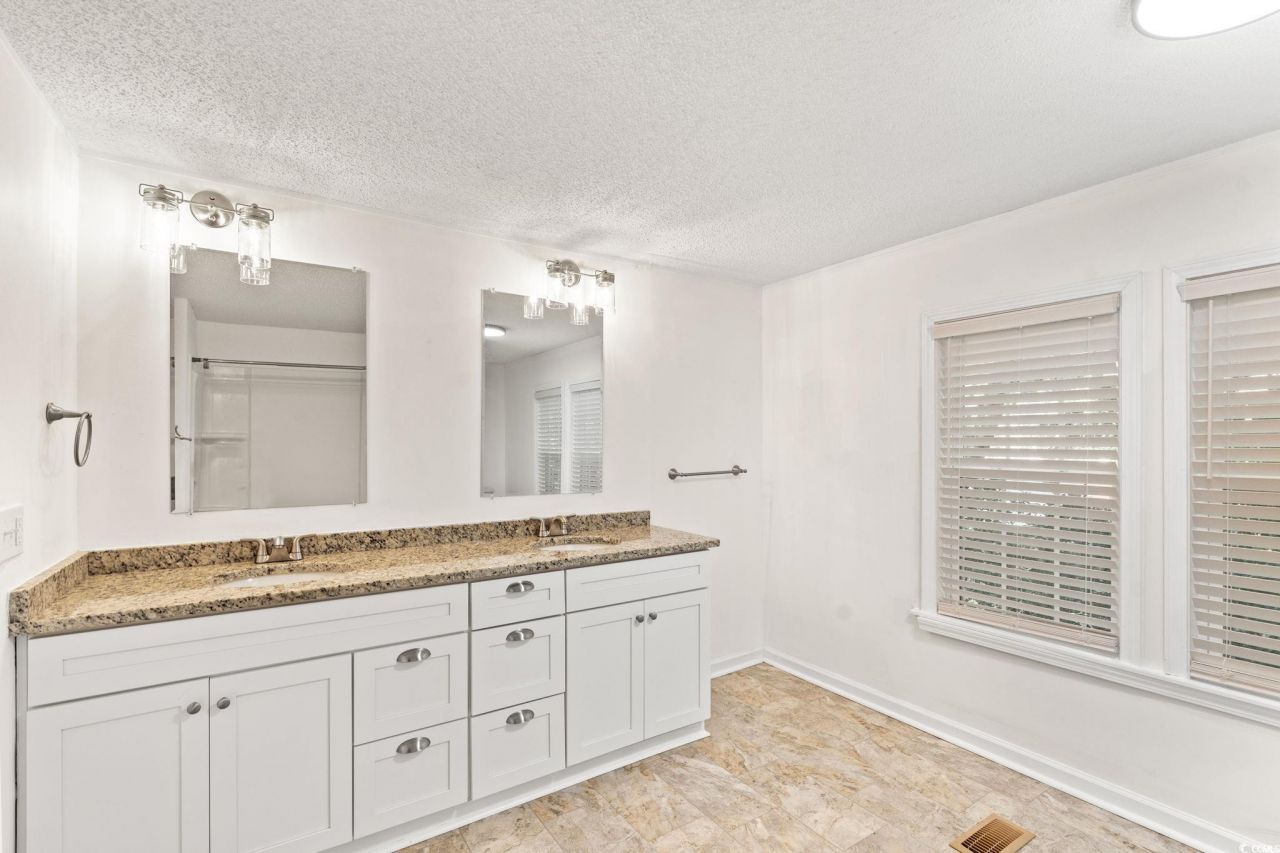 992 Cobblestone Ln. Photo 12