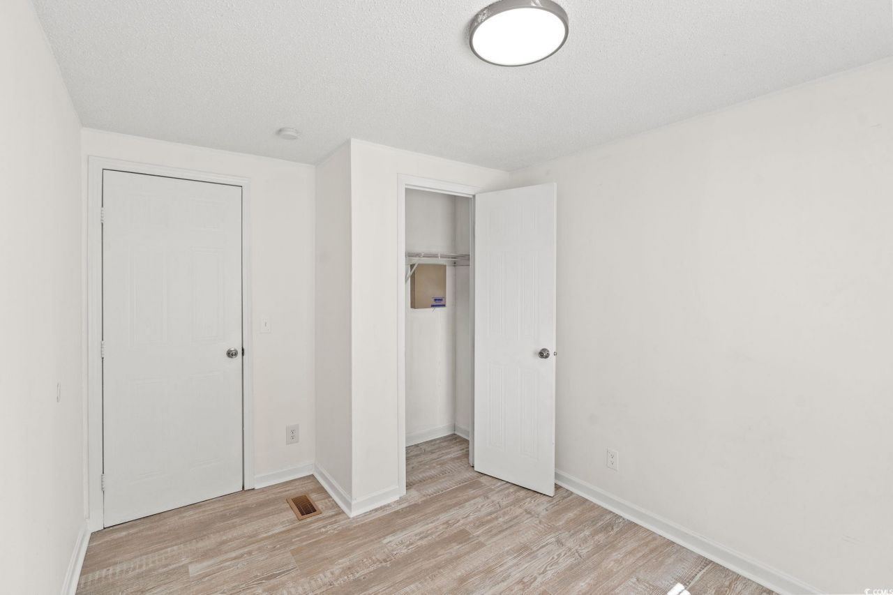 992 Cobblestone Ln. Photo 15