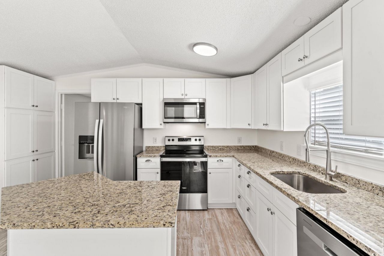 992 Cobblestone Ln. Photo 8