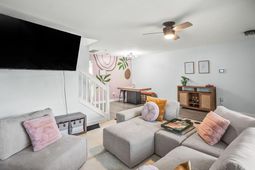 536 Candida Drive photo 4