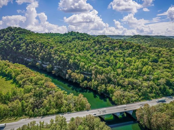 43 Moss Bend Ln , Lancaster, TN 38569