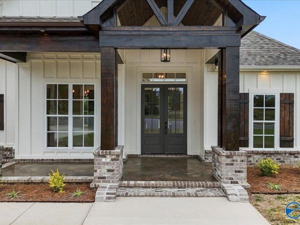 21 Bethel Crest Circle, Hartselle, AL 35640