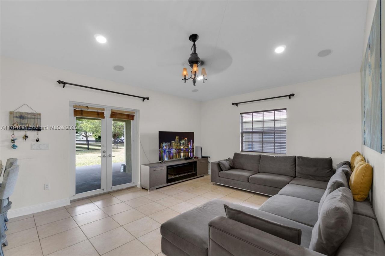 19302 SW 292nd St, Homestead, FL 33030 Photo