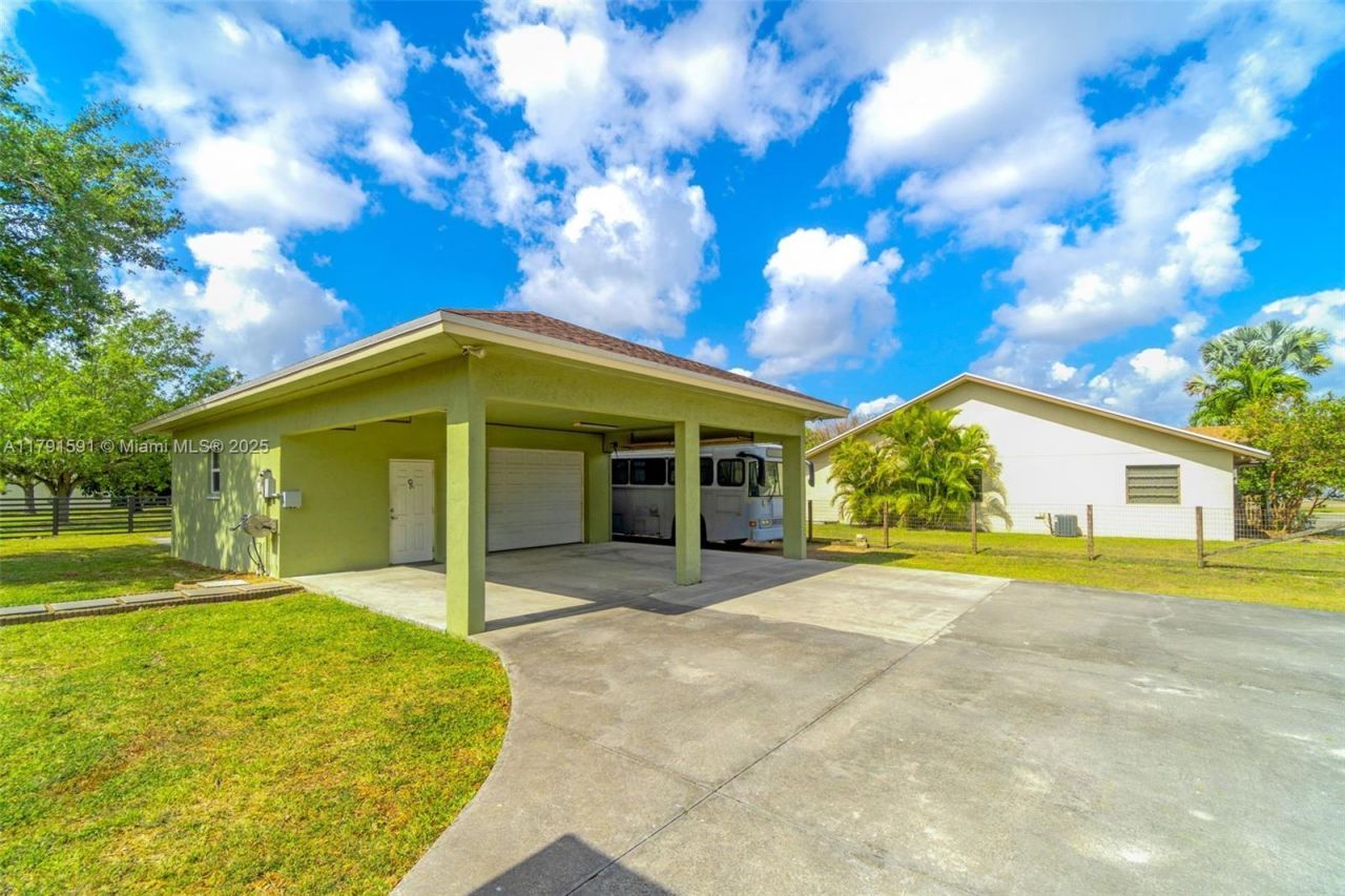 19302 SW 292nd St, Homestead, FL 33030 Photo