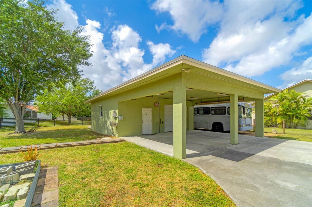 19302 SW 292nd St, Homestead, FL 33030 Photo